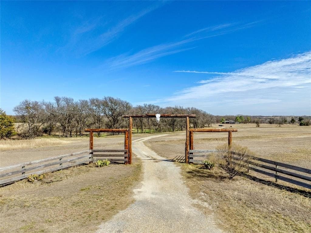 3182 Lovers Leap Lane