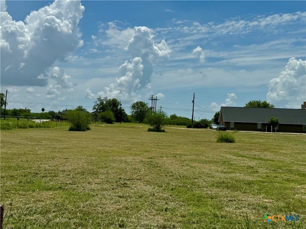 2901 Baker Street lot: 1