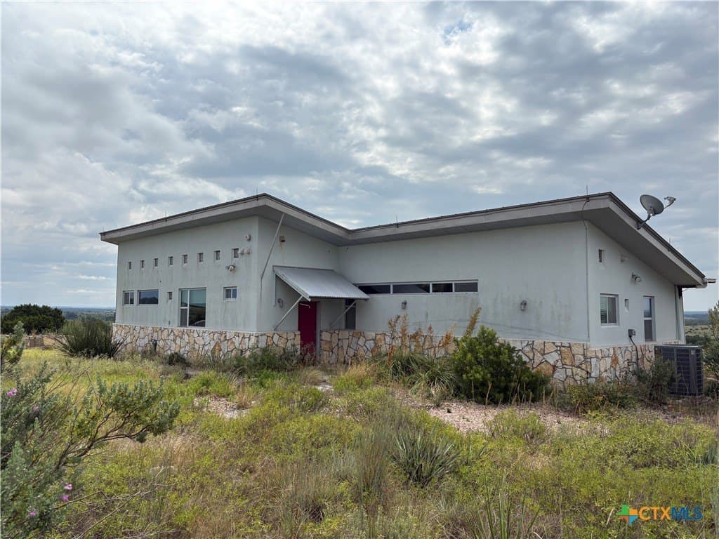 539 County Road 2001