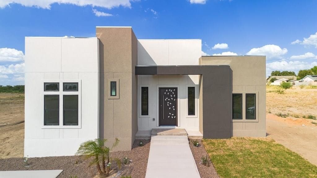 825 Ceniza Dr.