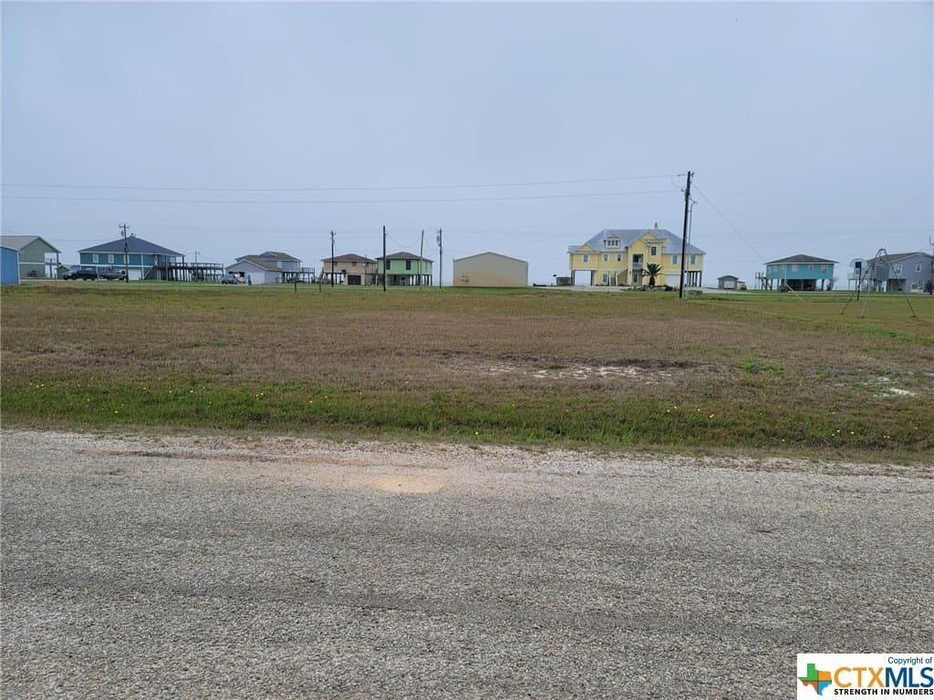 Bayside Drive lot: 29