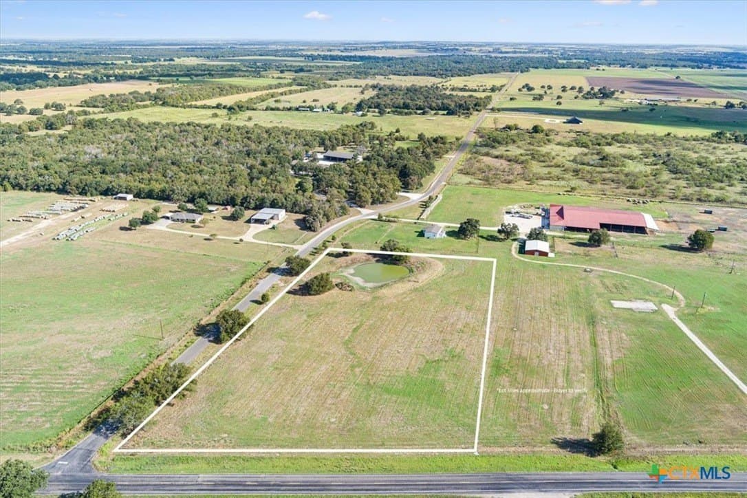 Wood Road lot: 2