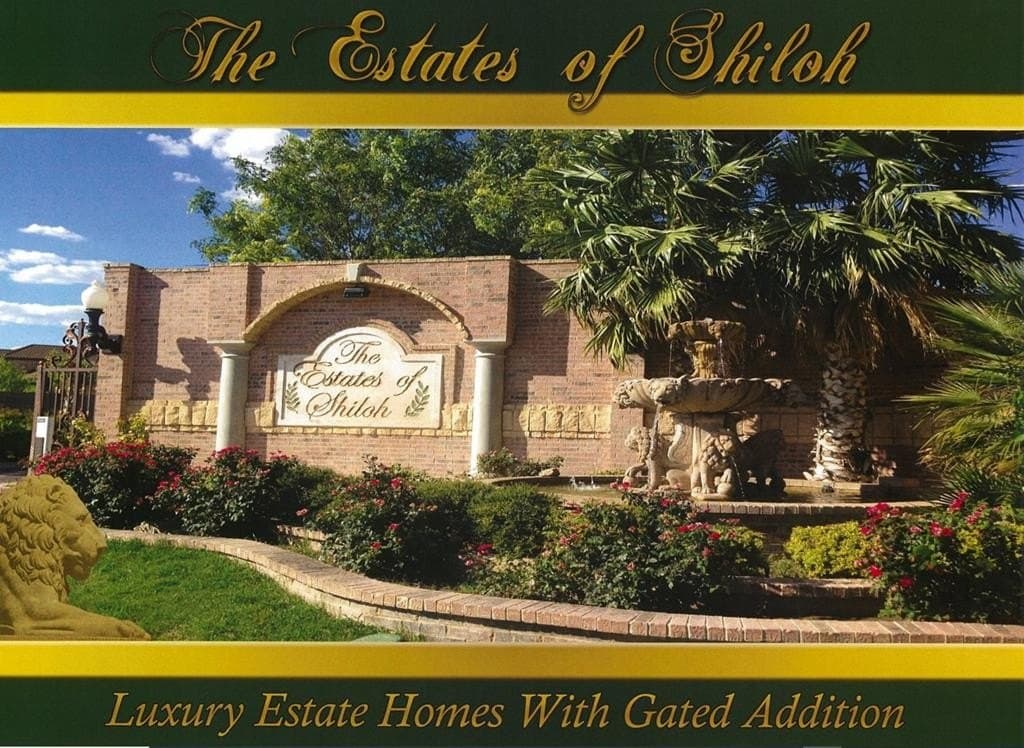 2 River Oaks Dr