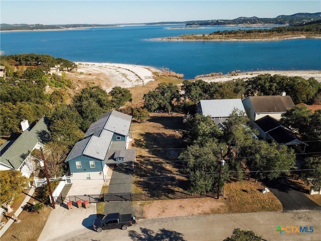 864 Lakebreeze Drive lot: 2369
