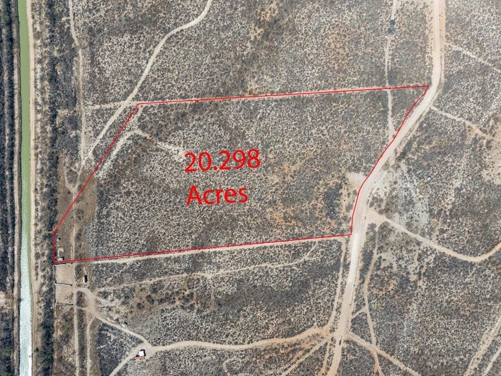 1161 Agua Dulce Rd
