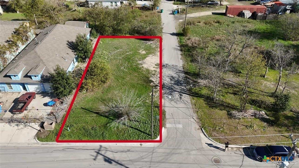 110 N Robinson Street lot: 9