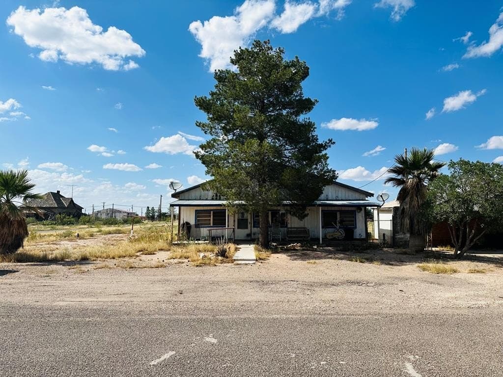 113 W Rio Grande Ave