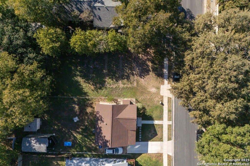 220 Pershing Ave