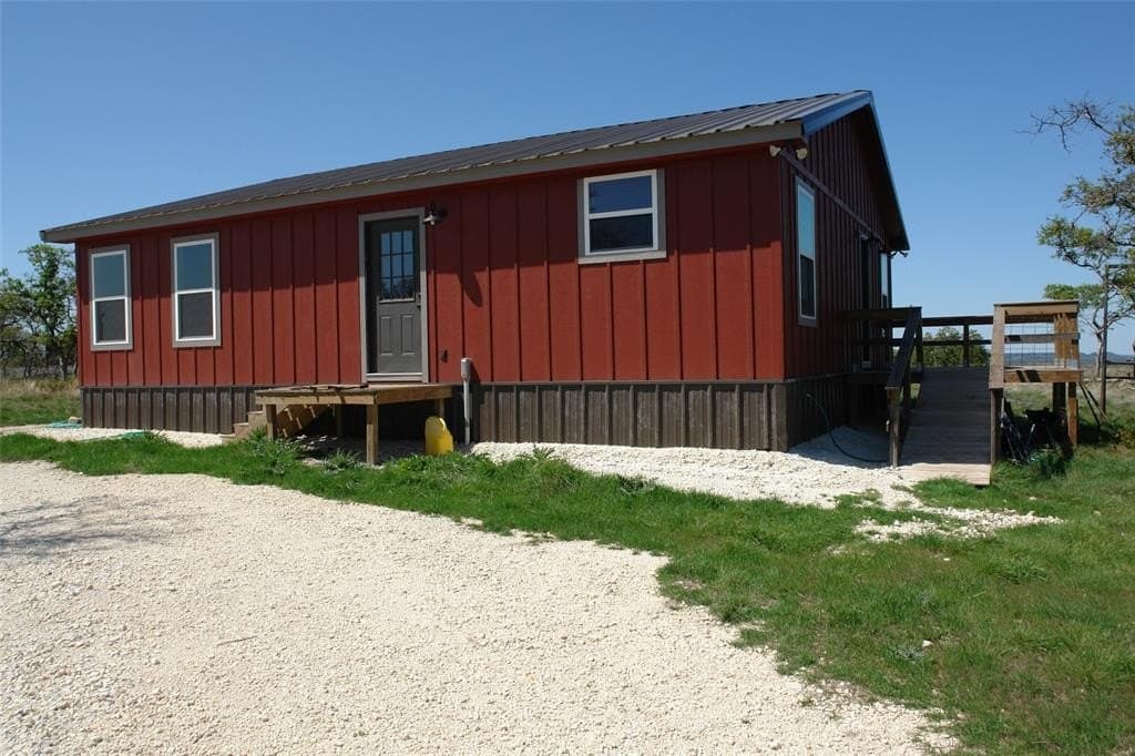 92 PRIVATE ROAD 135