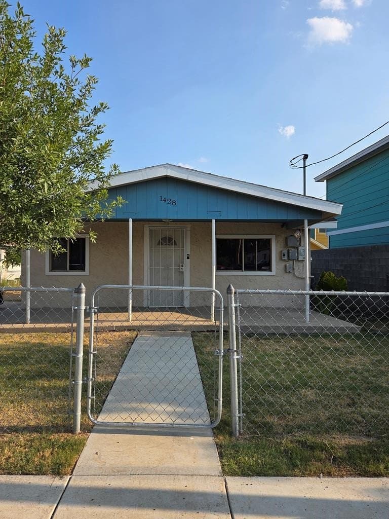 1428 Bryan