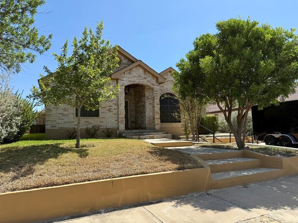2140 Suncrest Dr.