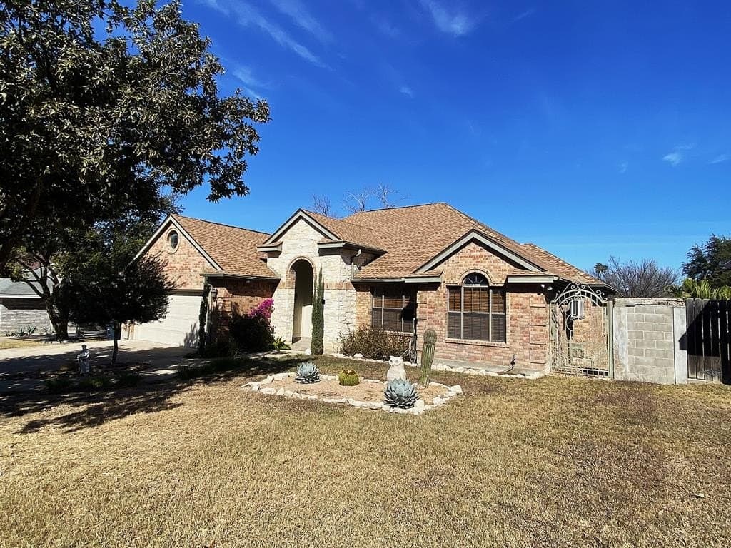 853 Encinal Dr