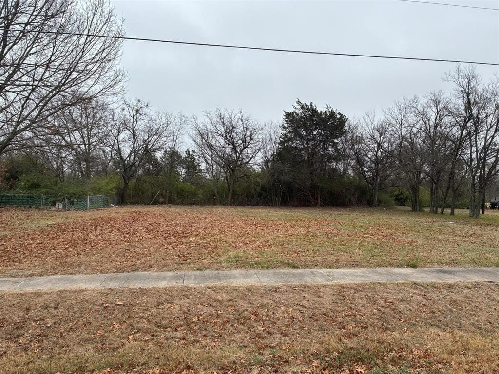1118 N Lancaster Hutchins Road