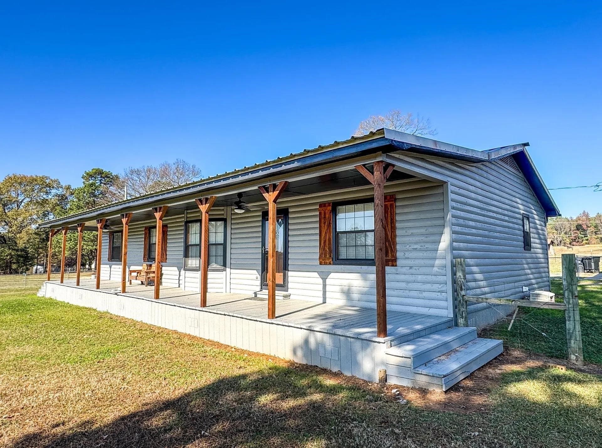724 W Highway 11