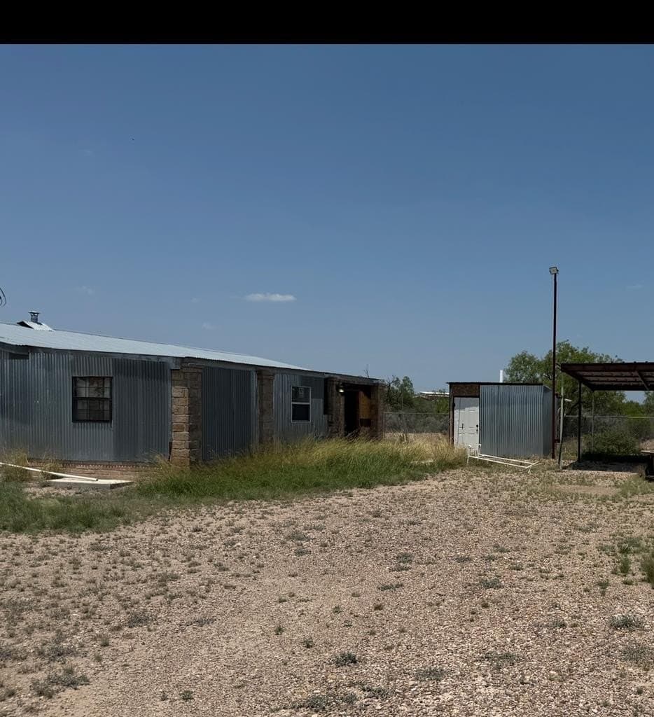 11784 &11796 US highway 277 N
