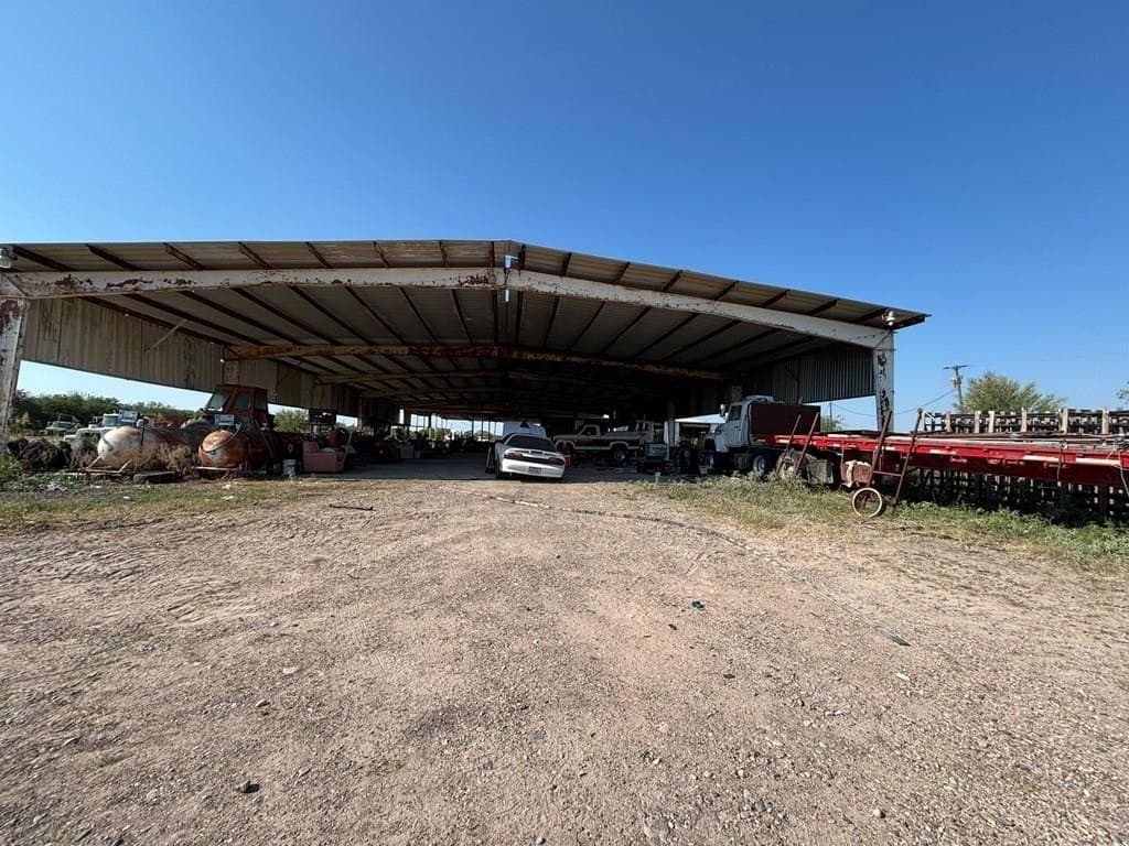 15661 North US Hwy 277