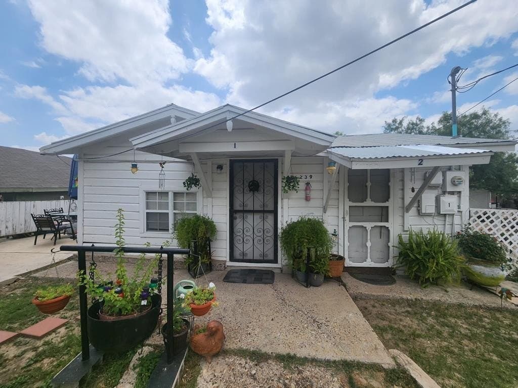 239 Medina