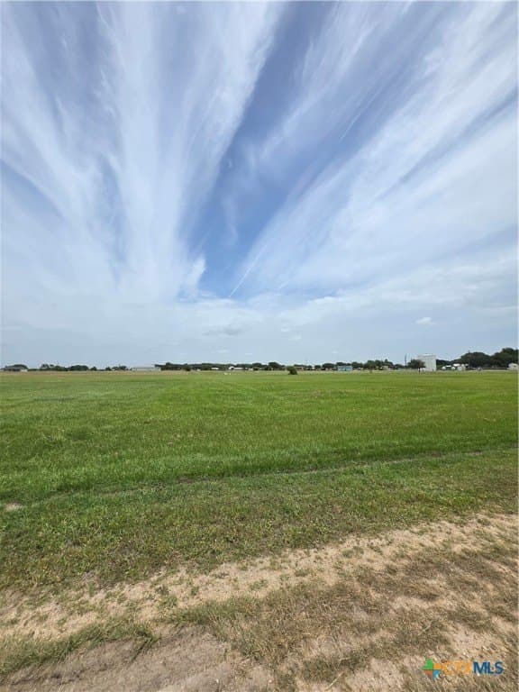 Thunderbird Drive lot: 1244