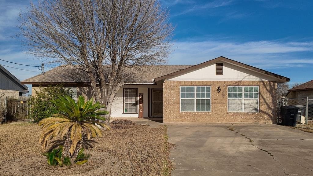 1563 Paseo Encinal Dr