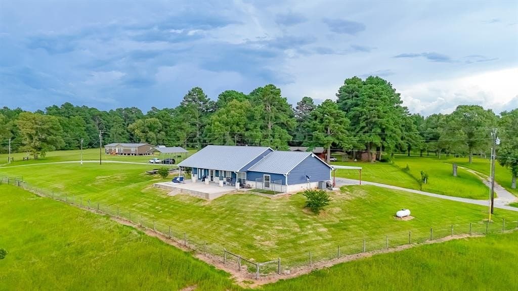 3854 Private Road 1120 Road