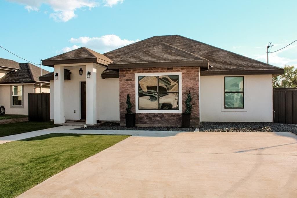 3045 Ariel Dr