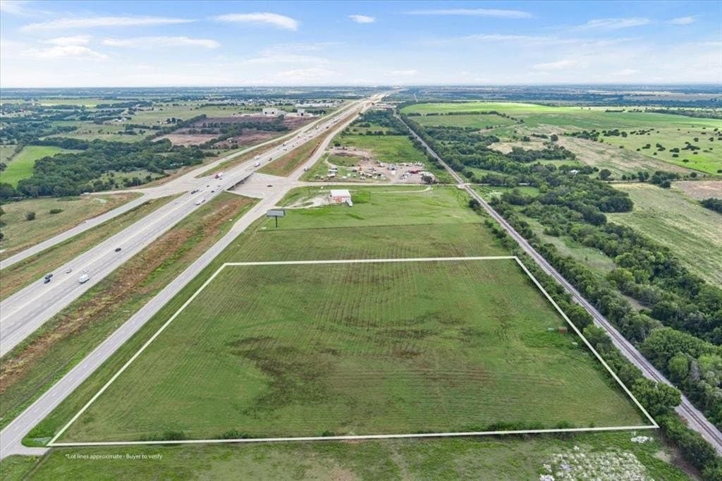 15179 N I-35