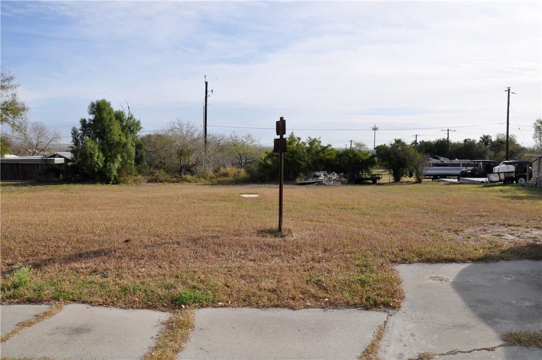 Leopard Street lot: 2