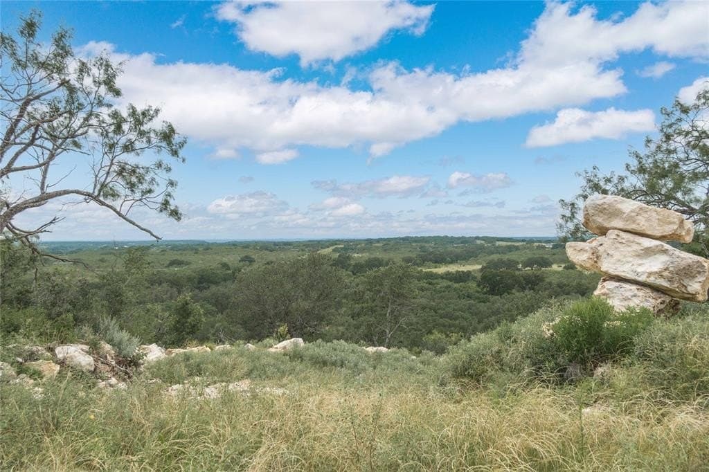 332 Ledge Stone