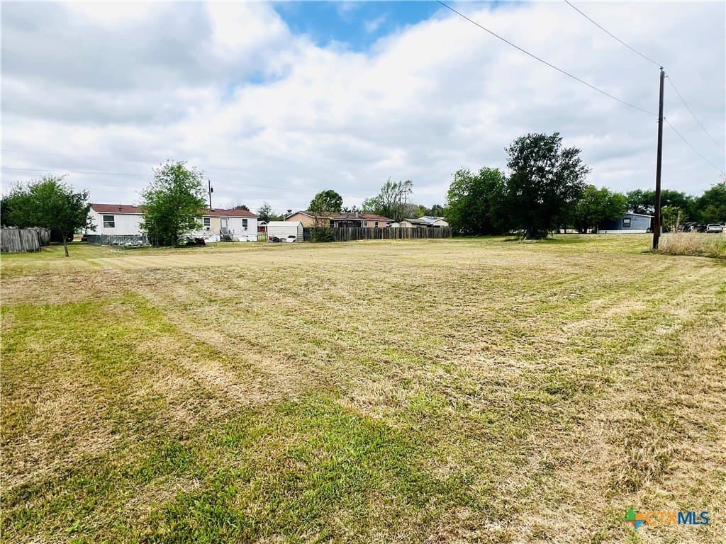 W 1st Street lot: 24