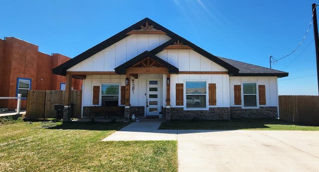 1812 Old Pioneer Rd.