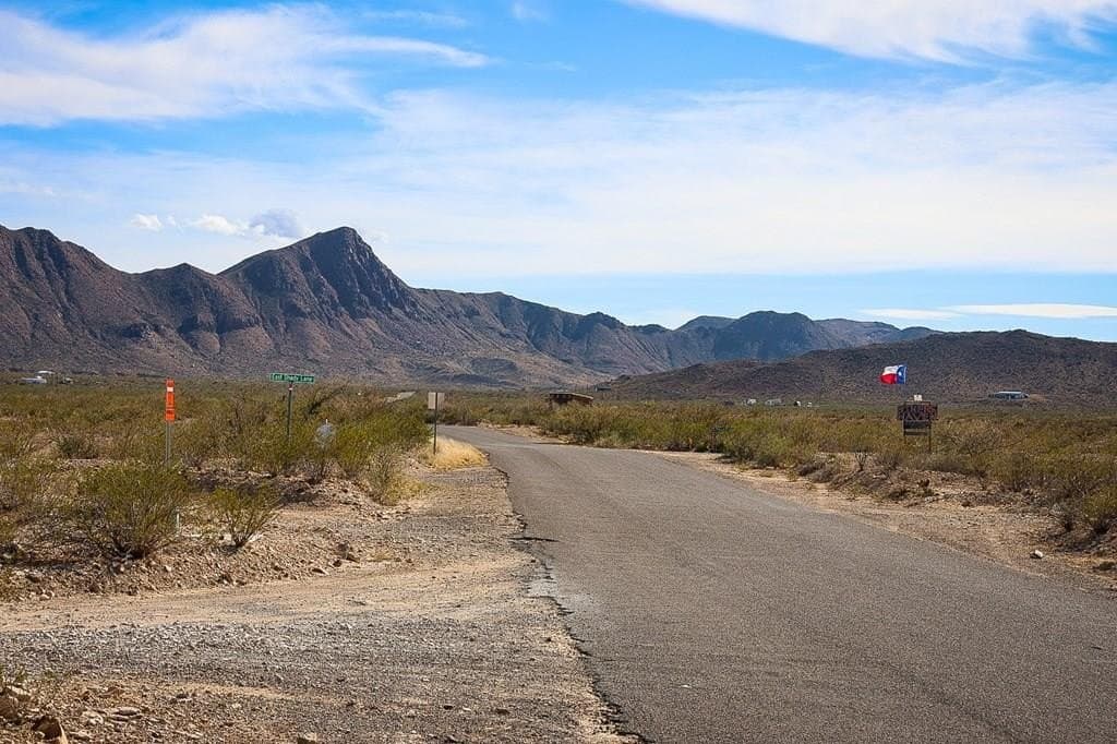907 Terlingua Ranch Rd