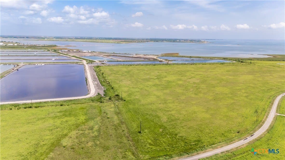 Bay Point Drive lot: 15