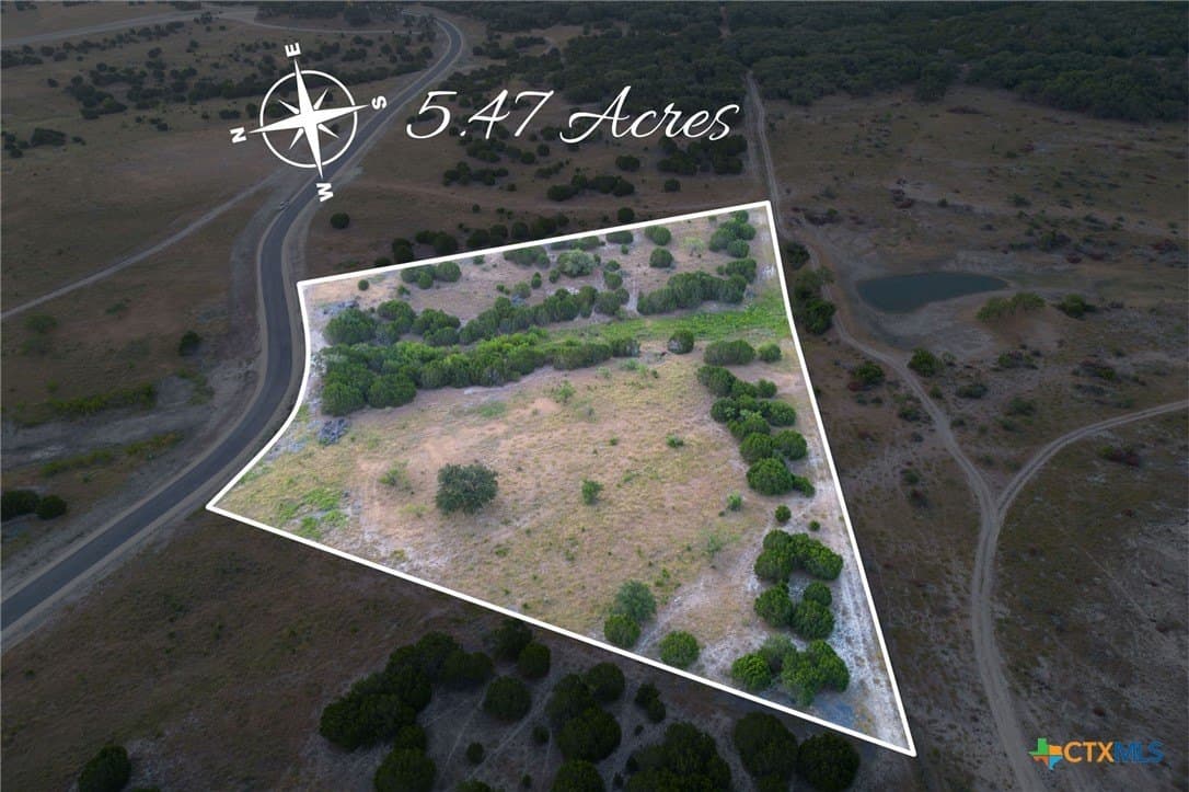Shin Oak Drive lot: 60