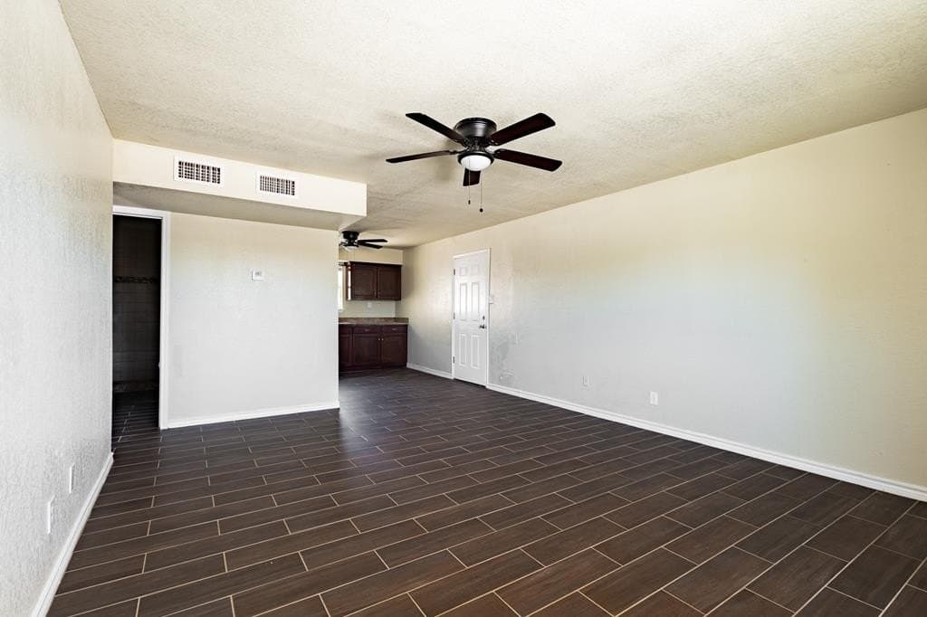 1385 Rivera Dr