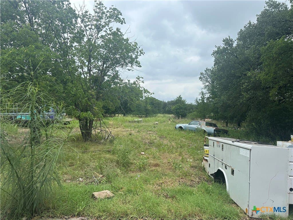 1903 Railroad Street lot: 2