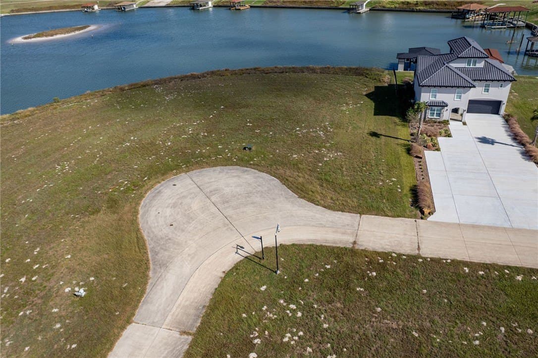 Chateau Way lot: 164 & 165