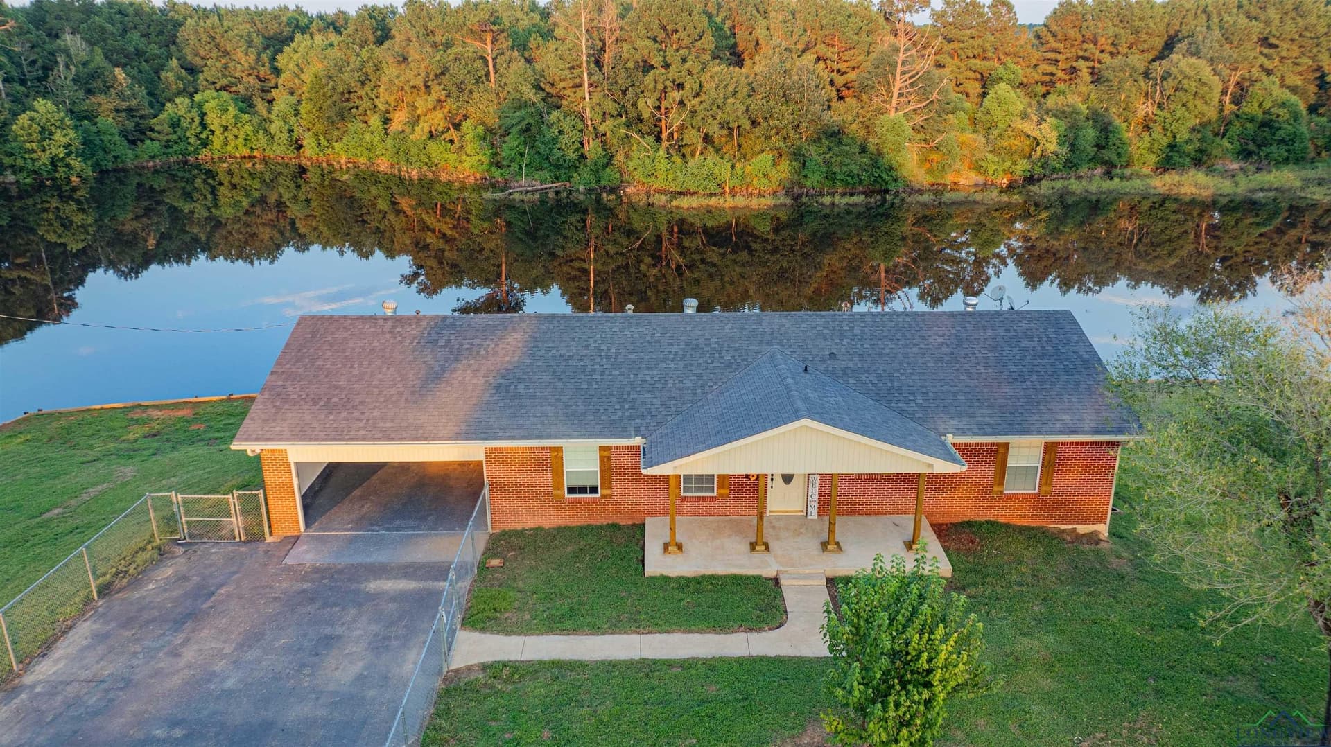 801 County Road 121