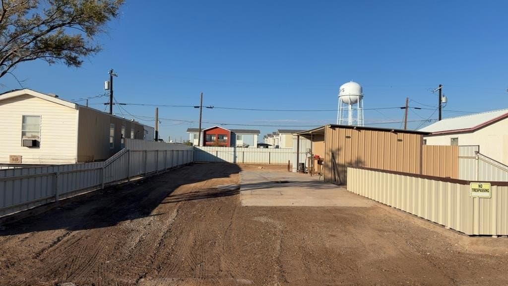 611 S Mesquite