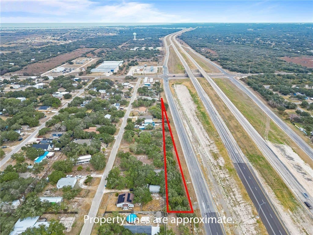 2319-2399 SH 35 Bypass lot: 8