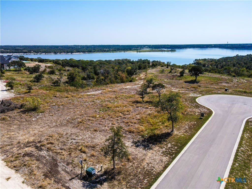 10207 Enclave Cove lot: 18
