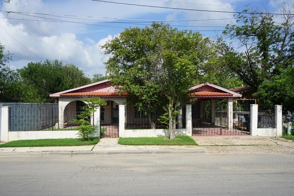 1084 Concho Street
