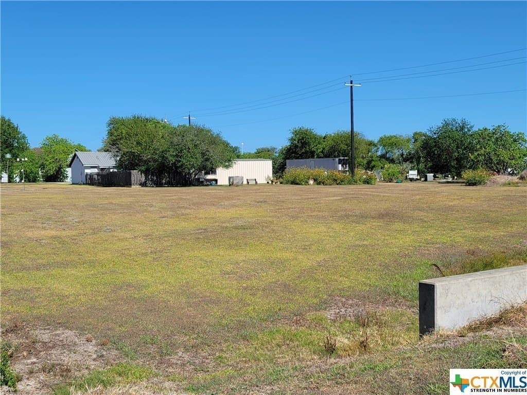 808-812 W Houston Street lot: 4-6