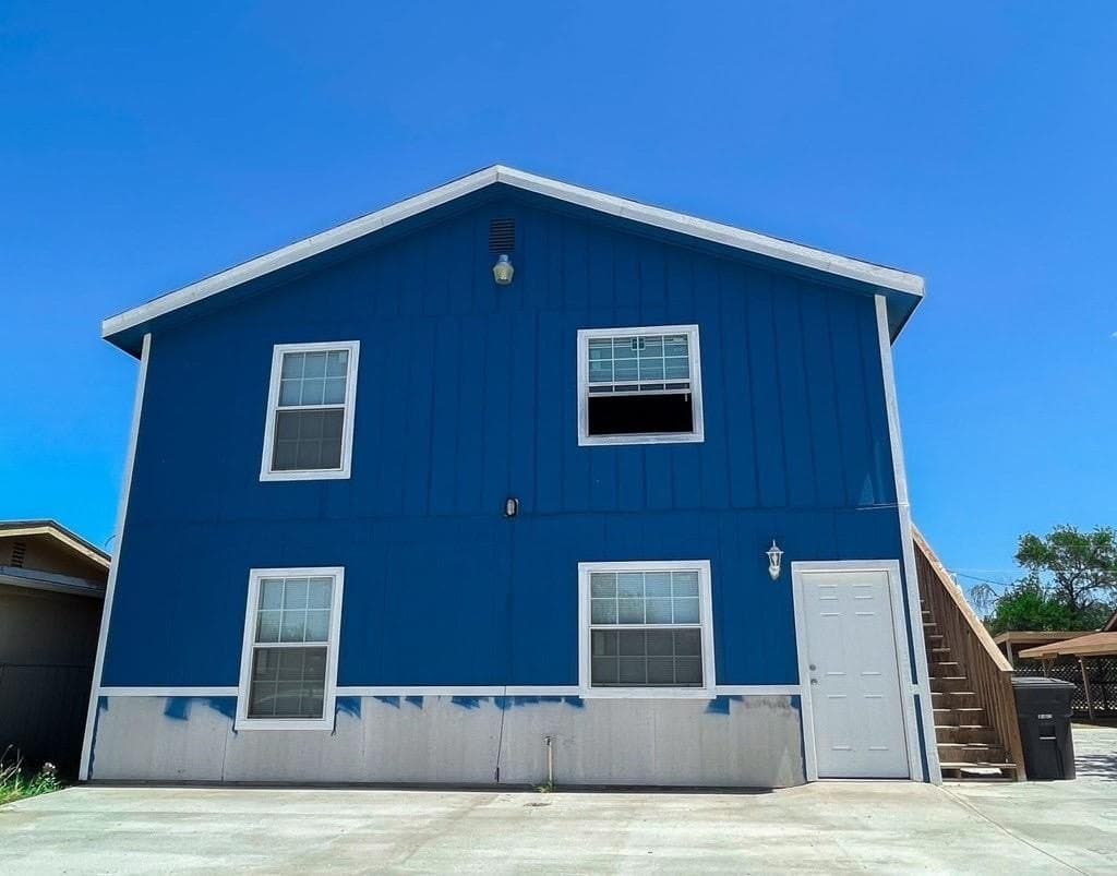 1385 Rivera Dr