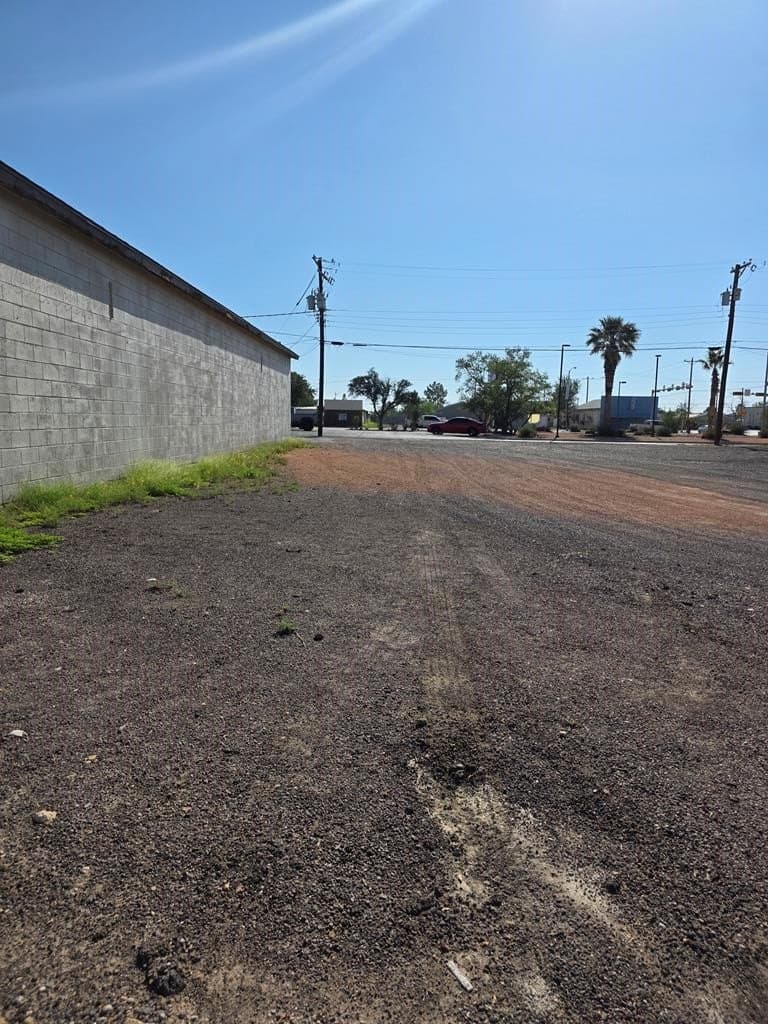 Oak St
