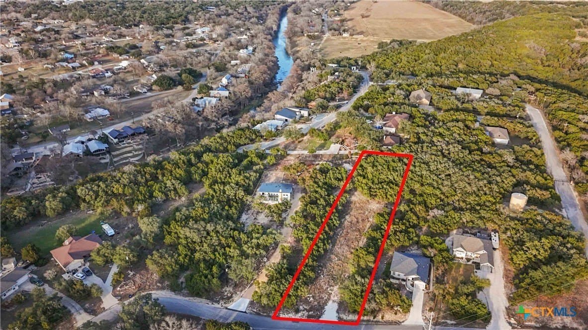 649 Kindersley Street lot: 10
