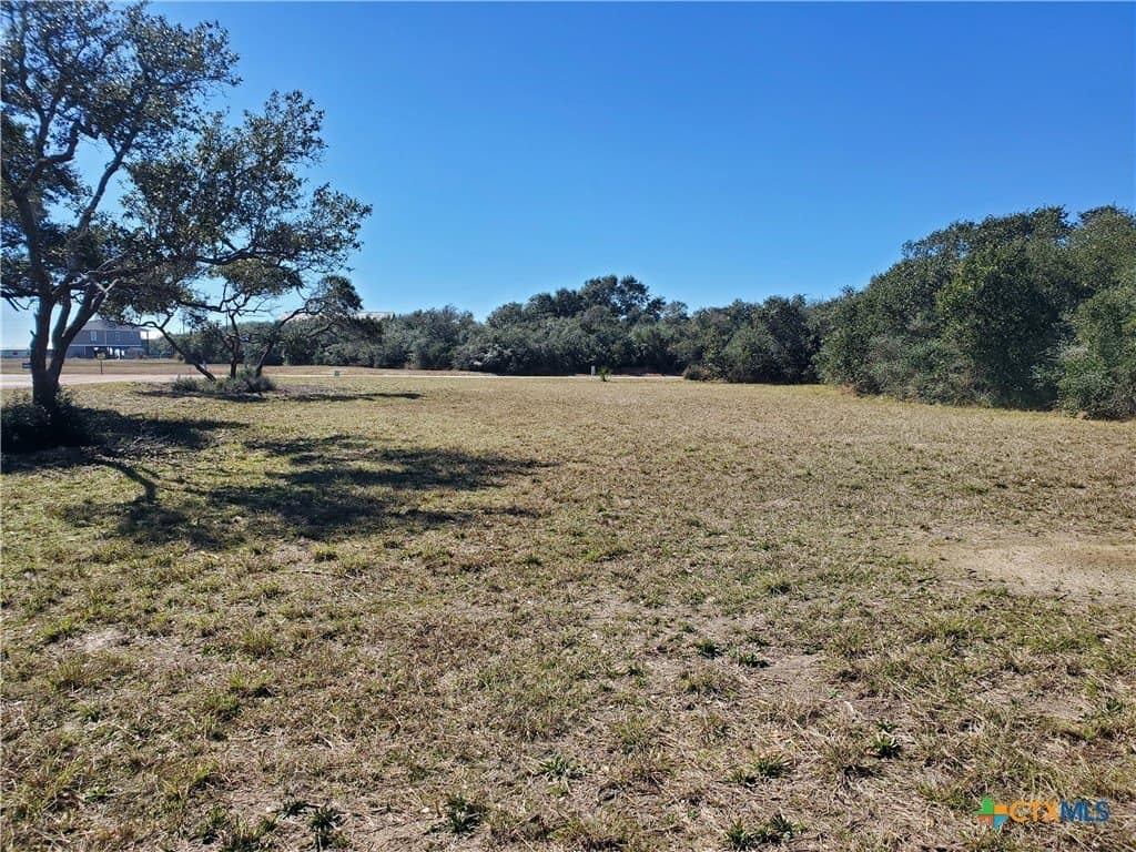 BAYSIDE Drive lot: 14
