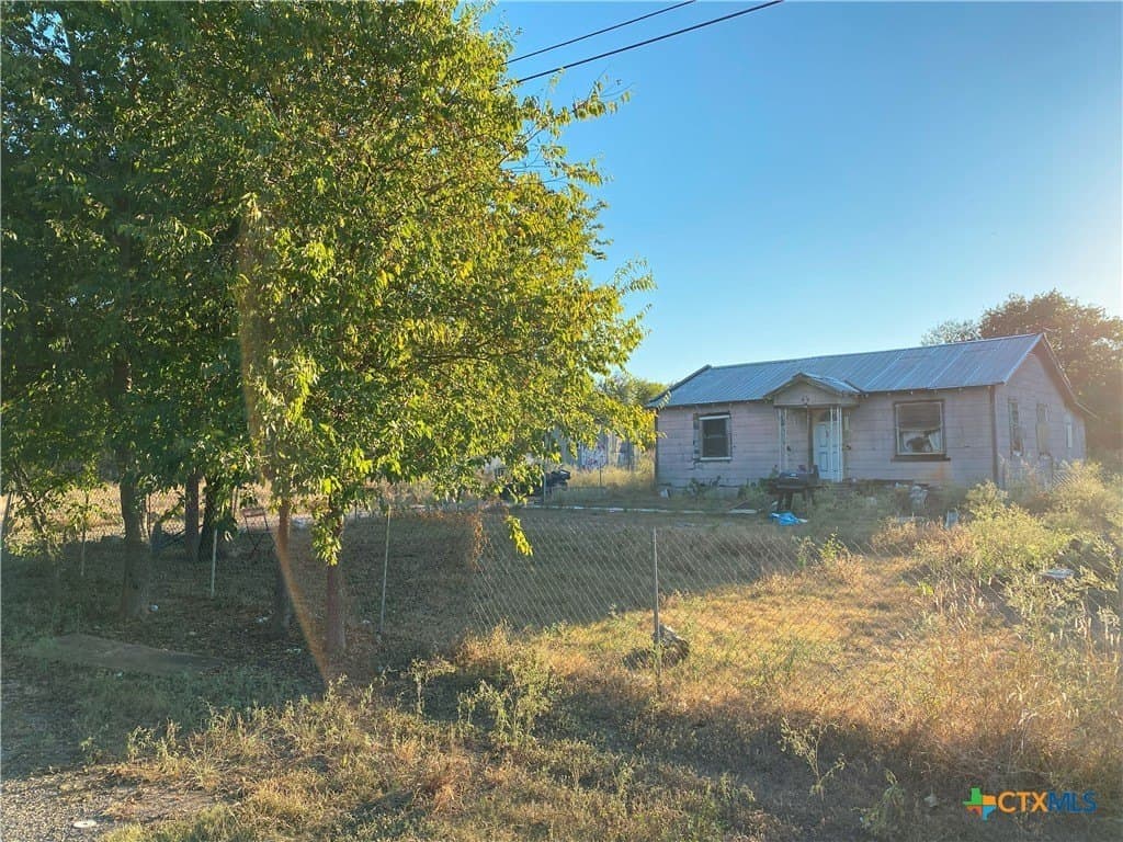 404 Whispering Oaks Loop lot: 9