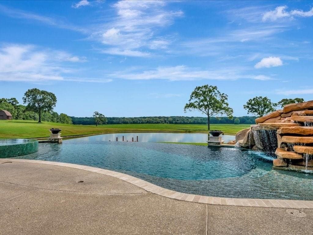 1811 Caspers Cove