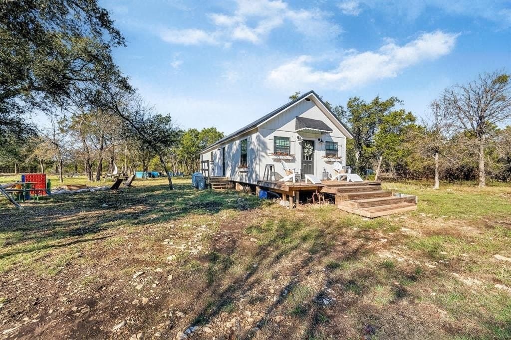172 Private Road 1385