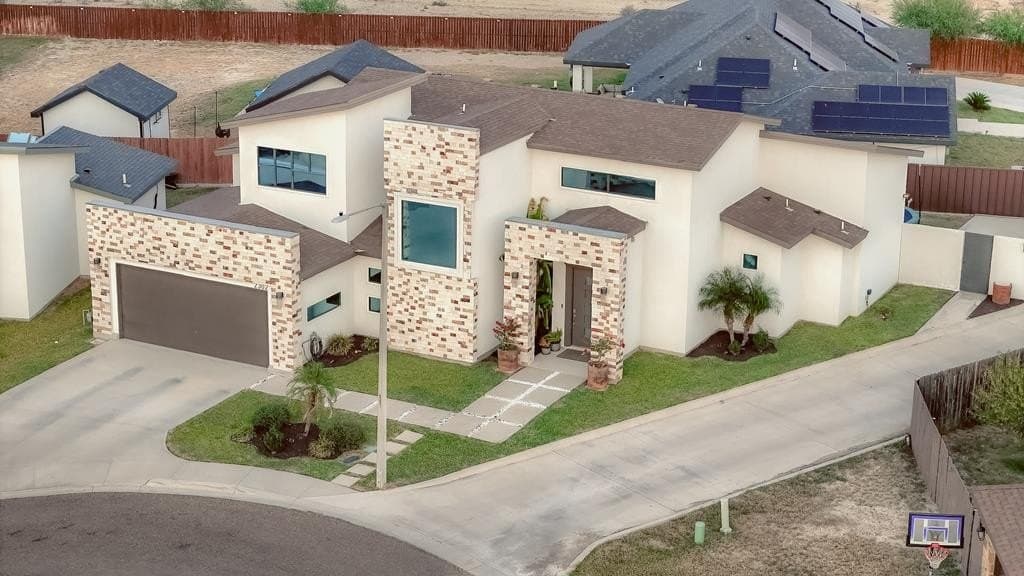 2302 Villa Romel